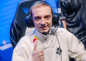 EU Clash Guarantees Win! Worlds Day 2 Draw Revealed 1 54856471666 82ff97b455 k 300x214 1